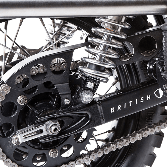 THRUXTON 865 (2004 - 2016) modern black chain guard | BRITISH CUSTOMS