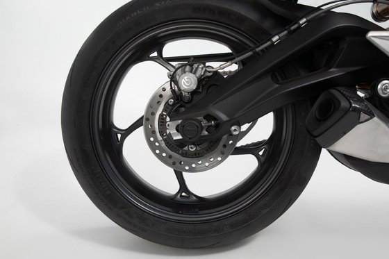 STREET TRIPLE 765 R (2017 - 2020) "rear axle slider set" | SW-MOTECH