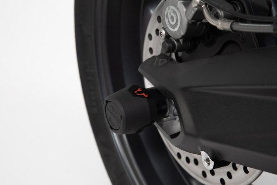 STREET TRIPLE 765 R (2017 - 2020) "rear axle slider set" | SW-MOTECH