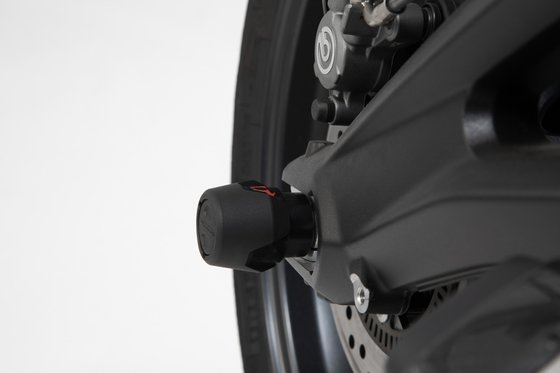 STREET TRIPLE 765 R (2017 - 2020) "rear axle slider set" | SW-MOTECH